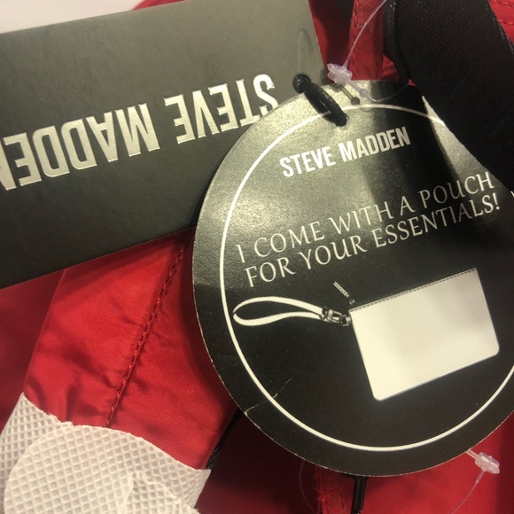 Steve Madden NWT RED  w/BLACK Steve Madden LOGO BPERTH comes with a zipper pouch main image 8